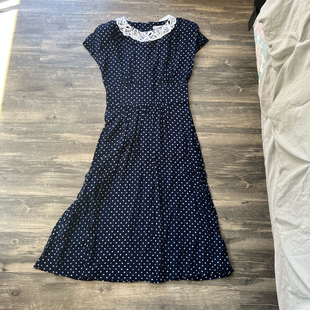 Elegant Navy Polka Dot Dress with Lace Collar
